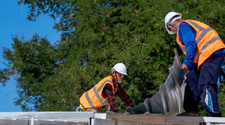 Roof maintenance in Deer Park, TX